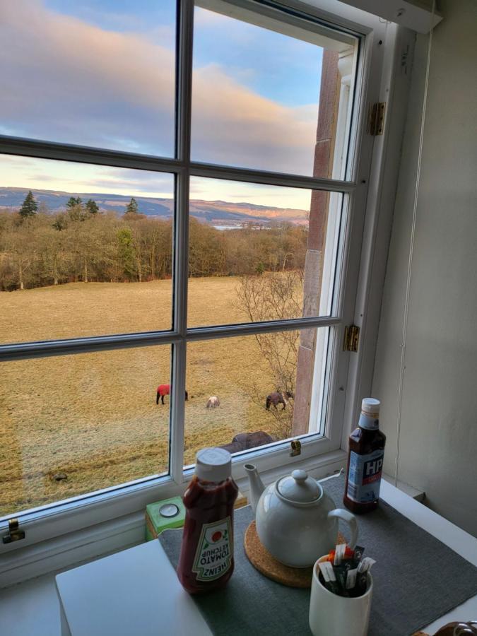 Langhouse Castle Bed And Breakfast Inverkip Esterno foto