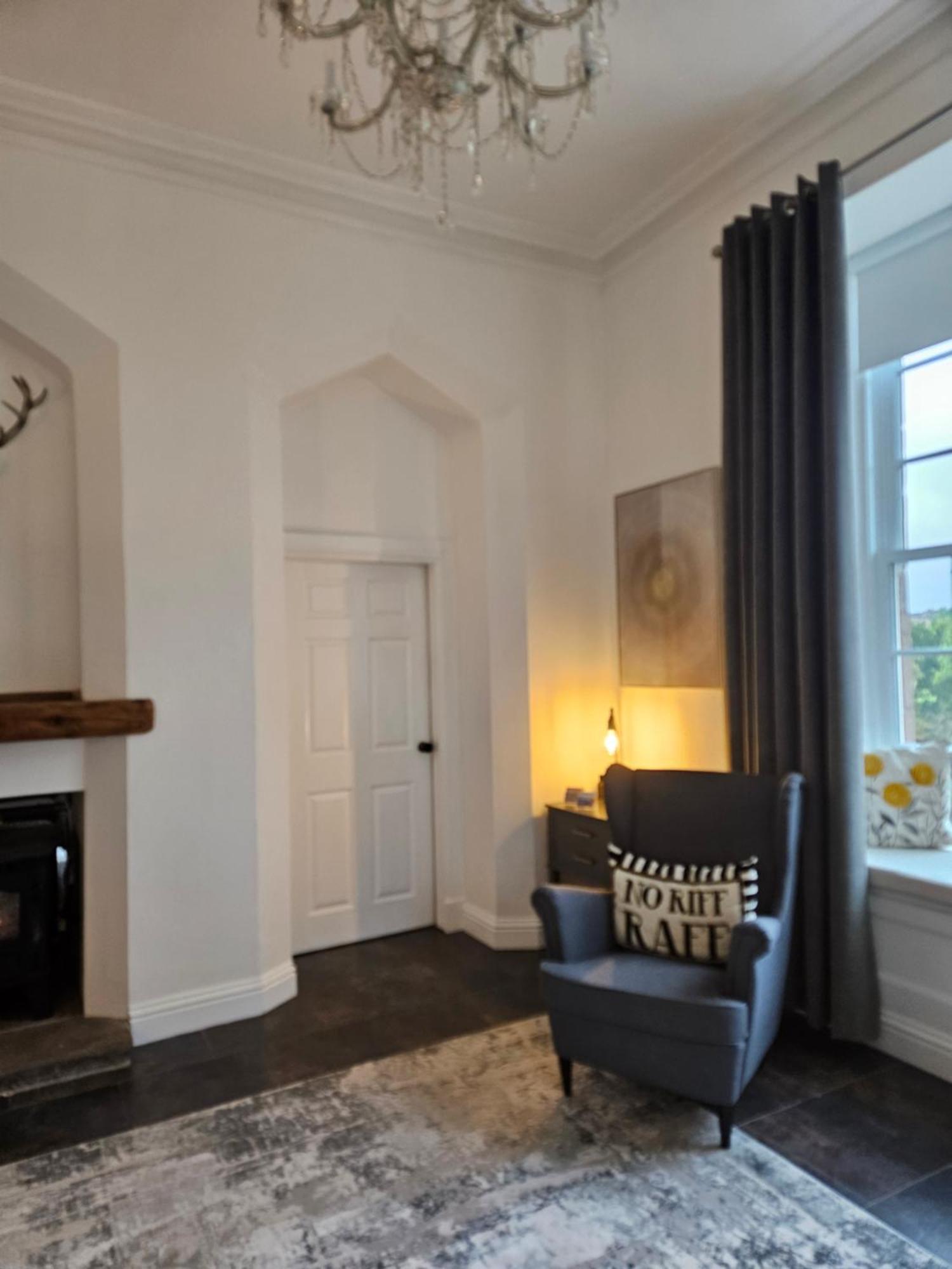 Langhouse Castle Bed And Breakfast Inverkip Esterno foto