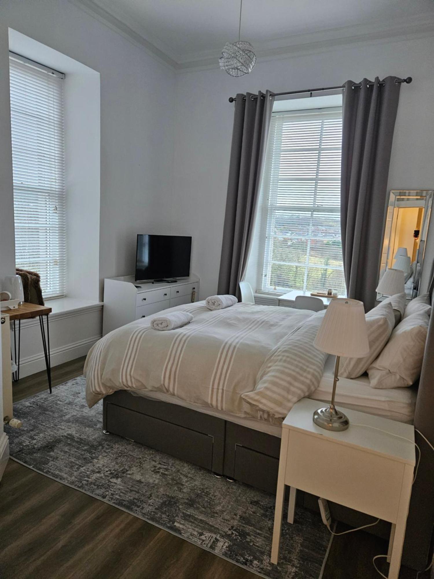 Langhouse Castle Bed And Breakfast Inverkip Esterno foto
